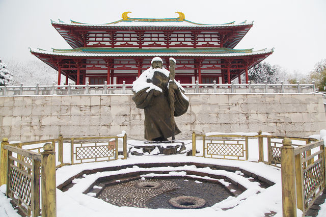 一下雪，西安樓觀就美成了仙都