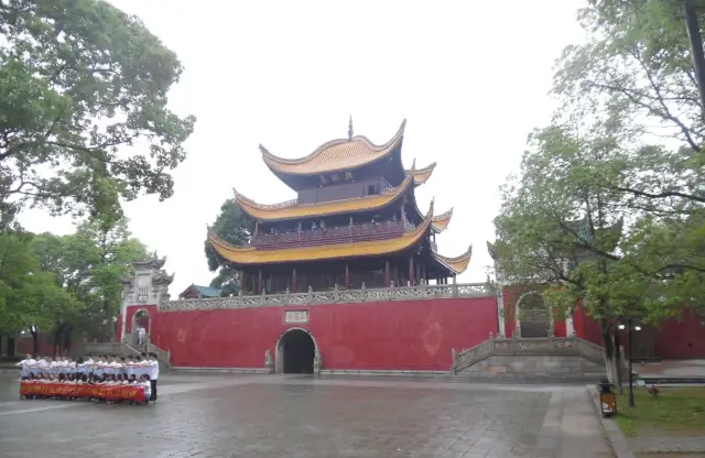 Yueyang Tower (One of the three famous towers in the south of the Yangtze River)