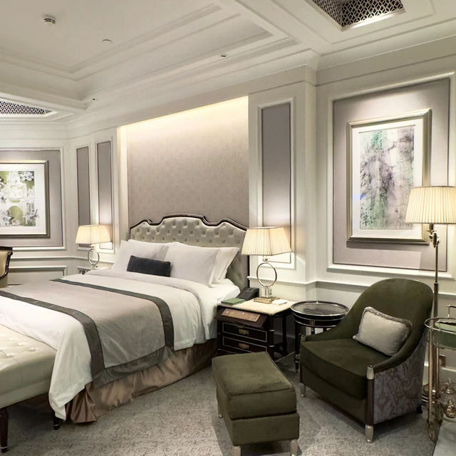 珠海瑞吉酒店：提供精緻餐飲和豪華空間