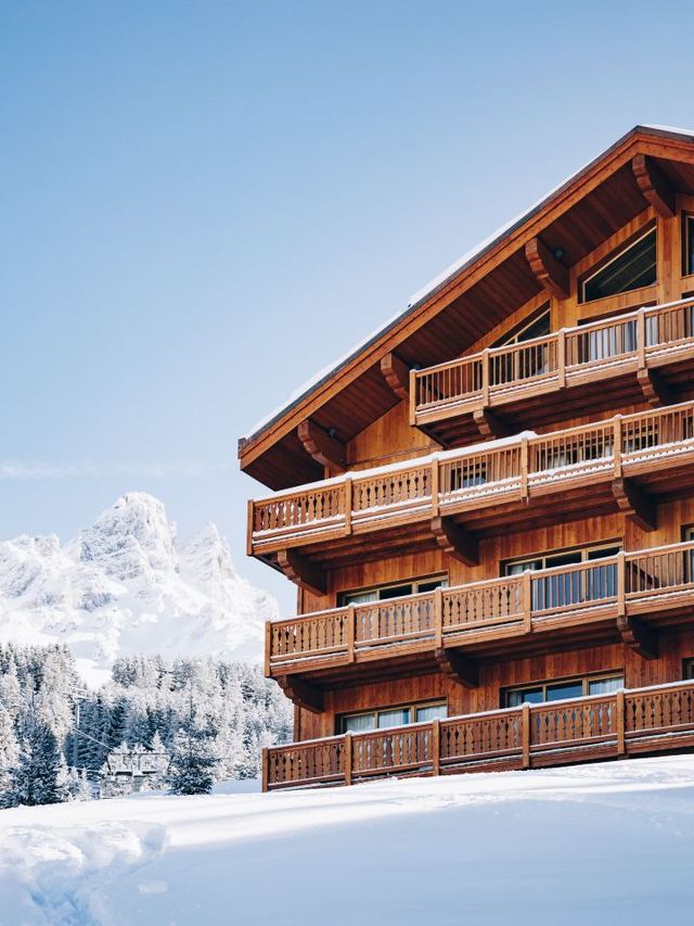 🏔️ Meribel's Marvel: Le Coucou Hotel Highlights 🛎️