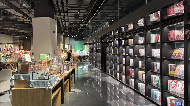 西安｜百米書牆，來打卡網紅書店藍海風漫巷-下