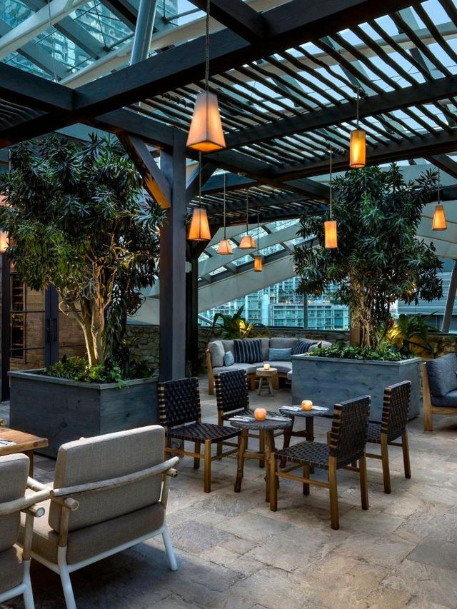 🌴 Miami's Luxe Sleeps: East Miami Hotel Review 🌟