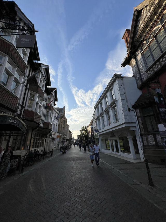 Canterbury is a small town in UK 🇬🇧 check out the nature 🩷
