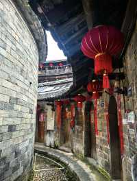 承啟樓：土樓明珠，歲月傳奇。
