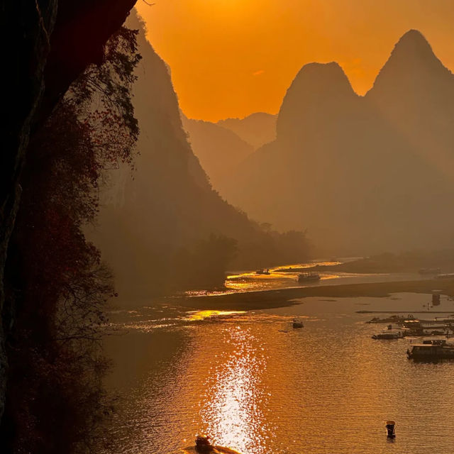 Capture beautiful sunsets at li river Guilin