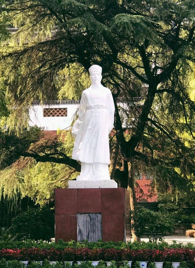 感受歷史的沉澱—東坡赤壁遊記。 感受歷史的沉澱—東坡赤壁遊記。