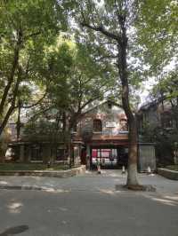 華東政法大學長寧校區。