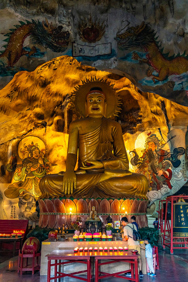 馬來西亞怡保天然喀斯特洞穴裡的古寺｜霹靂洞
