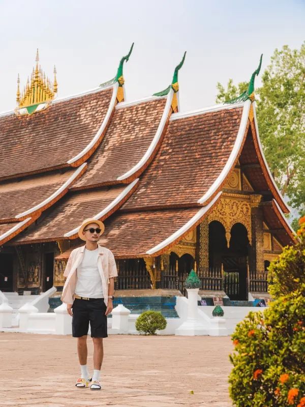 If you only visit one temple in Luang Prabang, I highly recommend Wat Xieng Thong