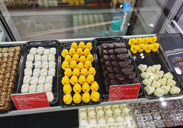 被甜食包圍的快樂日