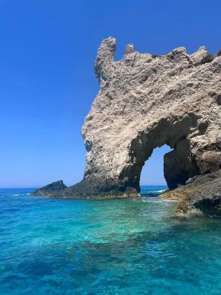 A Stunning 6-Day Trip to Greece for Your Short Holiday