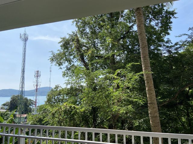 布吉島岬角攀瓦酒店｜浪漫海景天堂