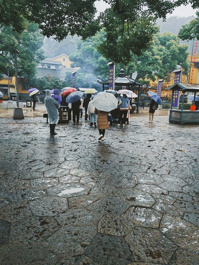 西湖邊上 皇家寺院