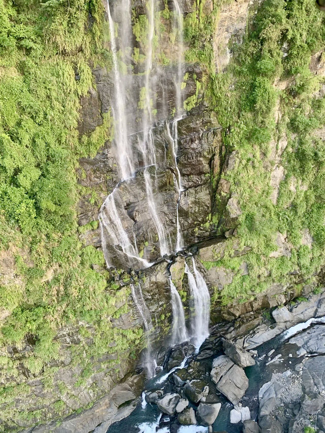 山湖之間的童話夢境