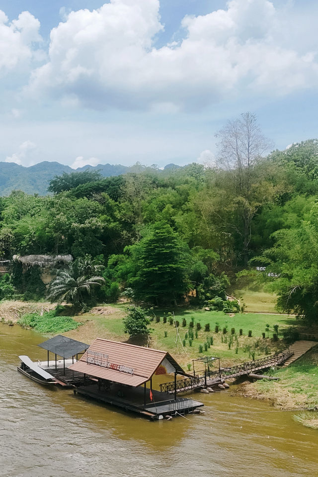 泰國北碧森林溫泉秘境，40℃的熱土，40℃的療癒