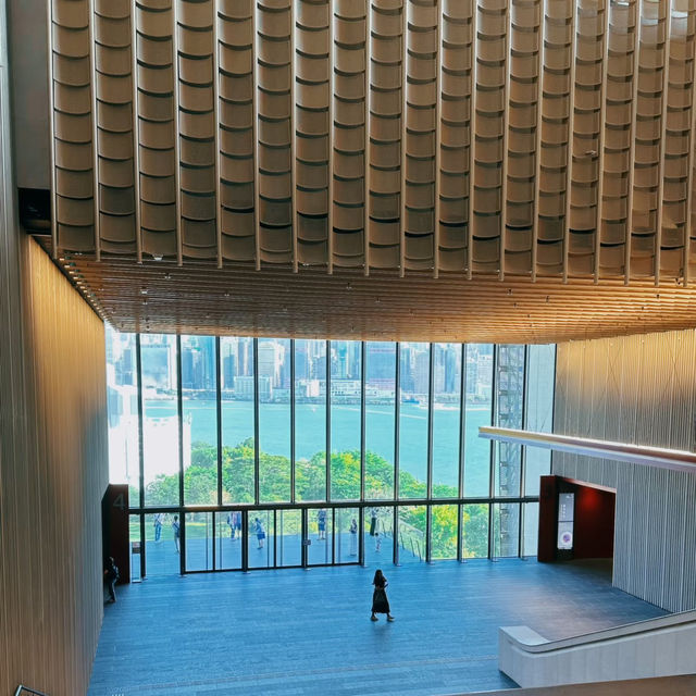 💥📍香港人文地標！在海邊的故宮博物館
