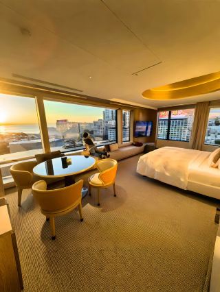 Hong Kong's Ultimate Accommodation!