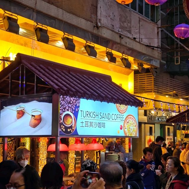 🔥香港必衝夜市！百元食勻全球美食，霓虹夜景勁Chok！