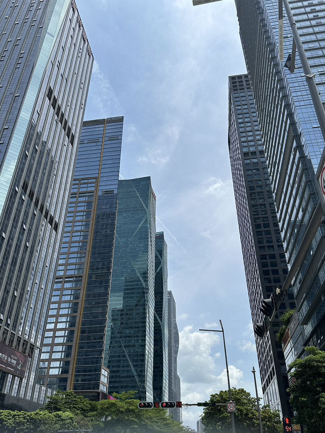 Shenzhen – China’s Futuristic Playground Where Tech Meets Tropics! 🌆🌴  