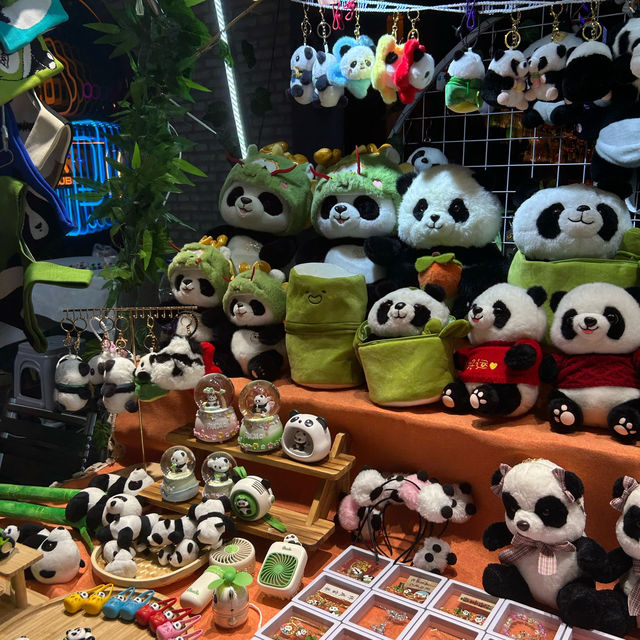 Must Visit Night Market in QinHuangDao - 秦皇小巷!