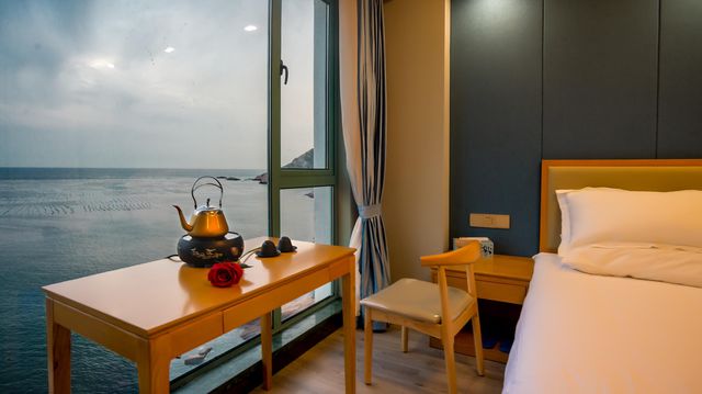 枸杞島 2 日自駕——藍海白屋與螢光海灘