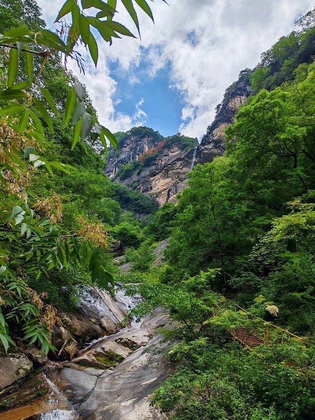 青峰峽飛瀑奇觀 青峰峽飛瀑奇觀