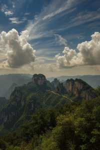 雲端仙境王莽嶺太行山最震撼的日出與掛壁公路！