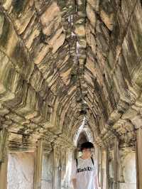 Sacred Journey towards Baphuon Temple: The Mountain of Gold Reborn! 🏔️✨