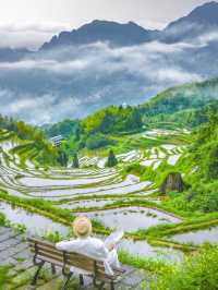 看日出雲海、逛古寨，拍照拍到內存滿