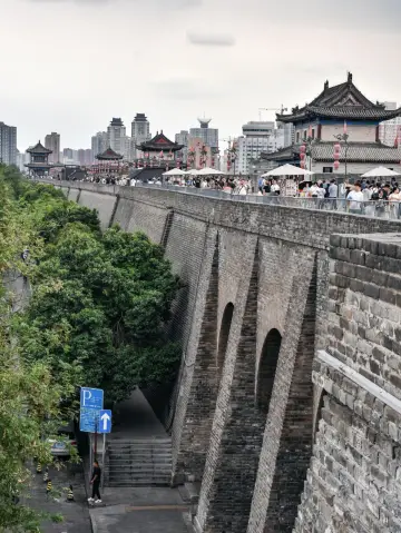 Complete Guide to Cycling on Xi'an City Wall｜Who Understands This Joy!