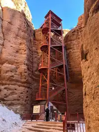 平山湖大峽谷深度遊vs普通遊