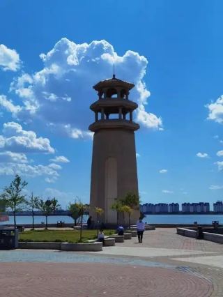 Sunset Lakeside Stunning Check-in Spot