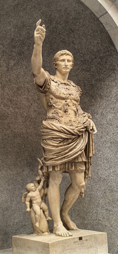 バチカン美術館：ミケランジェロのドームの下で、「人類の群星が輝く