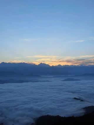 ナガコット｜一つの山に風雨、万頃の雪山と雲海