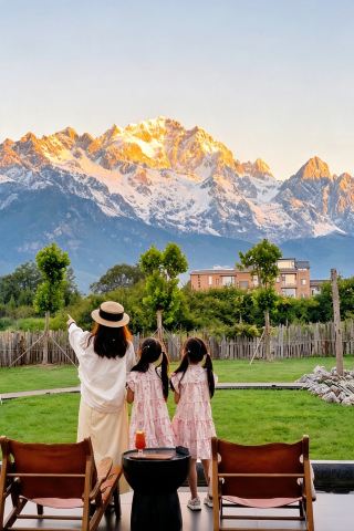 I really made the right choice, staying in a fairytale under the snow-capped mountains of Lijiang
