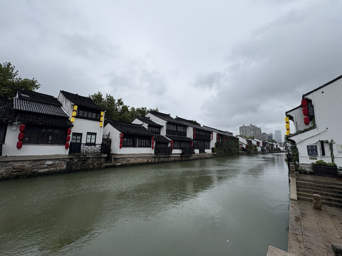 運河のある街 運河の絶版地」と呼ばれる江南の水弄堂、無錫の南長街は、街の日常の