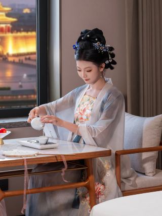 This Daming hotel tucks Song dynasty elegance into the ancient city～