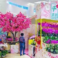 萌萌兔在東港城 , 跳躍迎春！打卡外 , 還可買花！