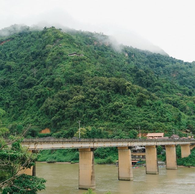 ที่พักวิวแม่น้ำ เฮือนพักอาทิต หนองเขียว 