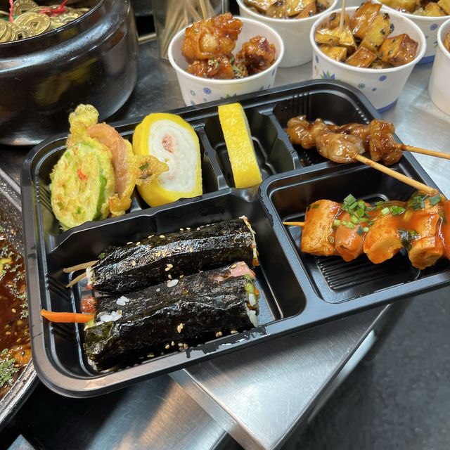 【韓国ソウル・通仁市場】葉銭とおかずを交換してマイお弁当を作る「お弁当カフェ通（とん）」