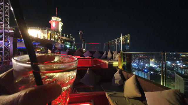 ญาจาง Roof Top Night life