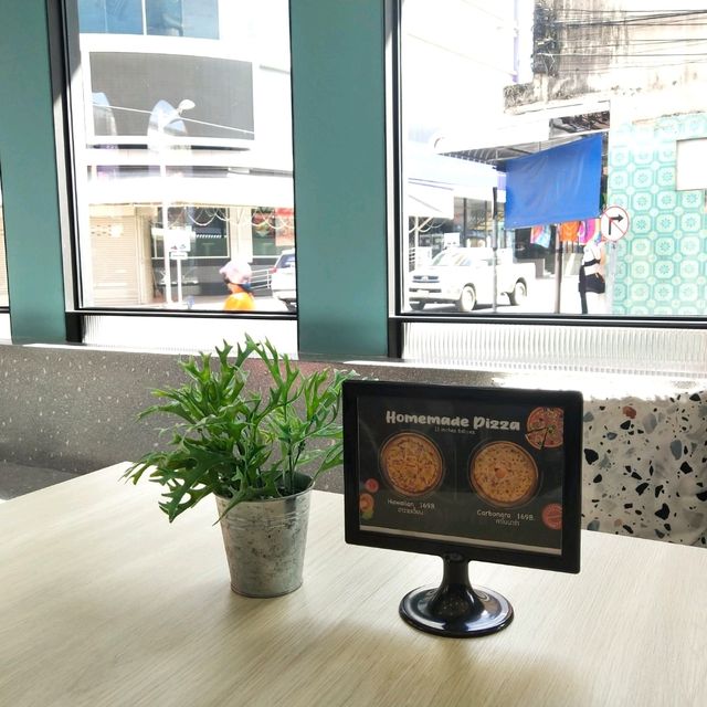 นอนราชธานี...กินที่ Cafe Yu