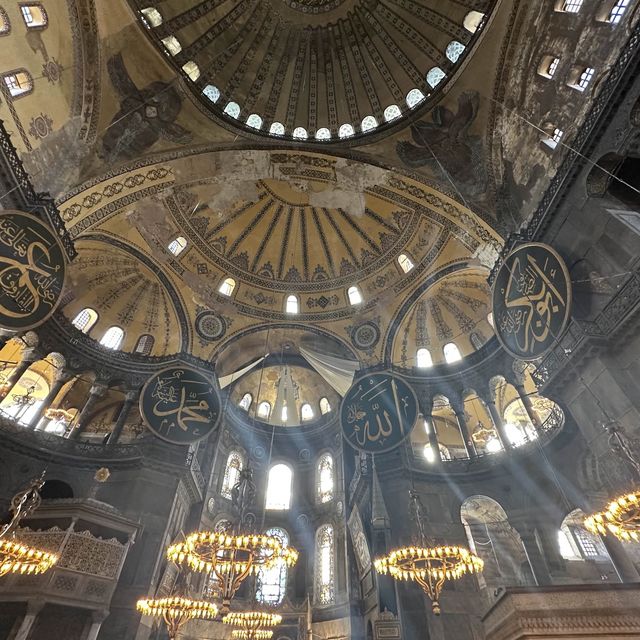 Istanbul 🇹🇷 must visit Hagia Sophia 