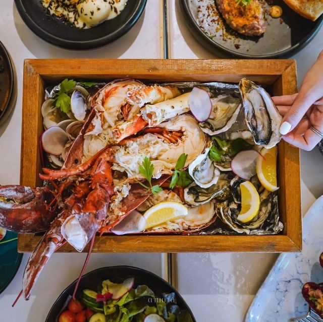 Sunday Brunch ที่ริมหาด Pine Beach Bar