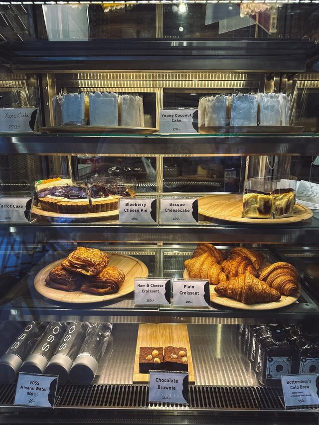 บอททอมเลส (Bottomless) #คาเฟ่เปิดใหม่พระราม3