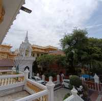 One Of The Oldest Temple In Bangkok! Not to Be Missed!