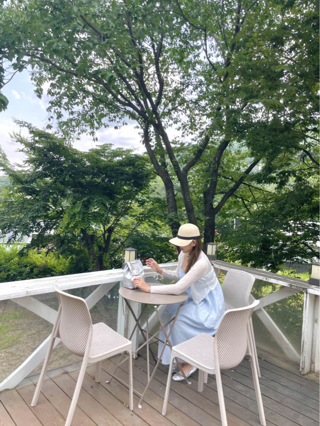 유럽산장같은 초록색지붕 우드하우스와 꽃밭정원 🏡