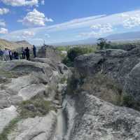 【ジョージア🇬🇪/月面のような岩でできた街の遺跡】