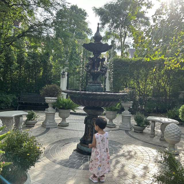 คาเฟ่เป็ดสำหรับเด็กๆ บรรยากาศชนะเลิศ