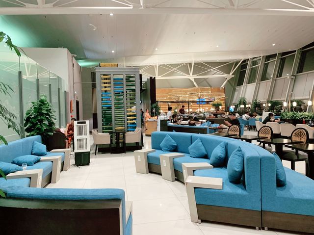 ベトナム　ベトナム観光　ノイバイ国際空港のSONG HONG BUSINESS LOUNGEは最高だぞ！